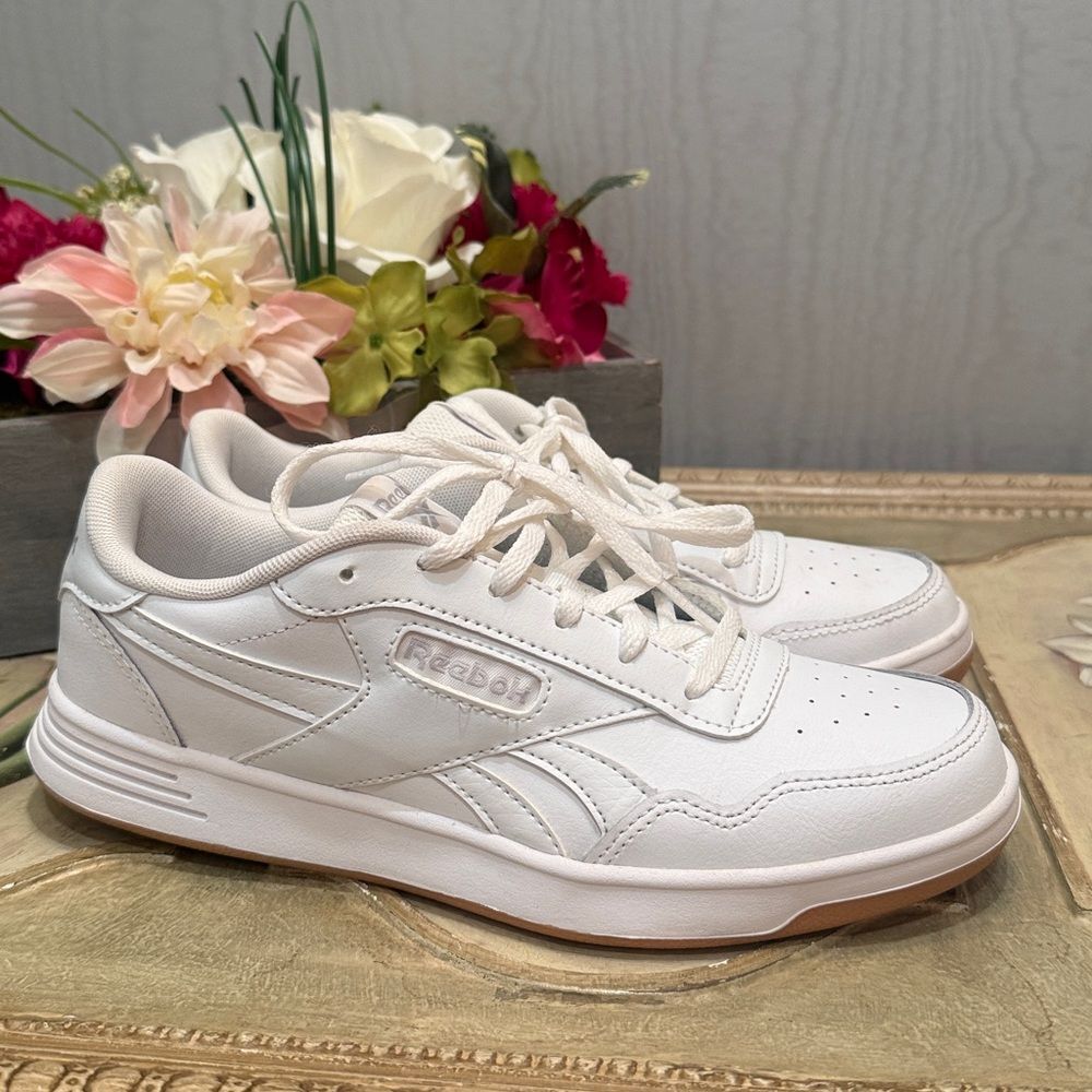 Reebok Court Advance Sneakers White Minimalist Retro Women’s Sz 6